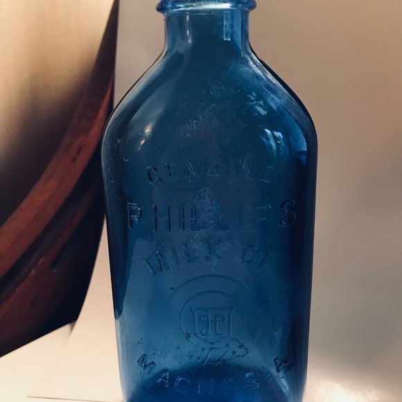 Vintage Cobalt Blue Medical Bottles (5) - Picture 9 of 15